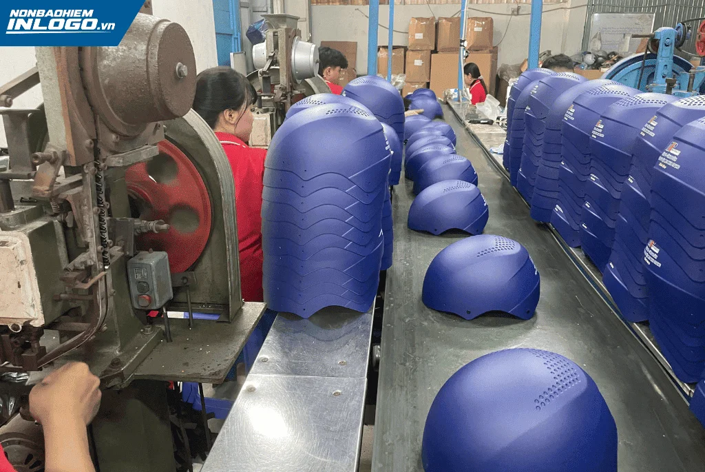 Nhận sản xuất nón bảo hiểm các khu công nghiệp đúng yêu cầu
