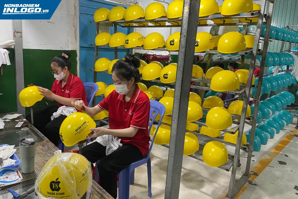 Thiết kế nón bảo hiểm in logo khu công nghiệp Bình Dương theo yêu cầu