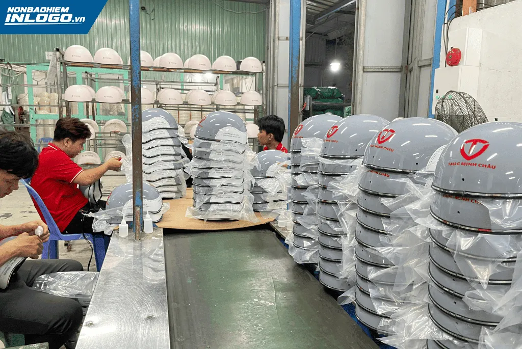 Sản xuất nón bảo hiểm Cần Thơ in logo số lượng lớn