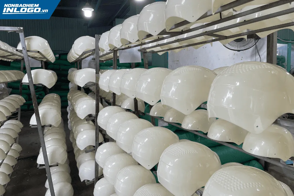 Chất liệu vỏ nón bảo hiểm in logo Đà Nẵng từ nhựa ABS nguyên sinh