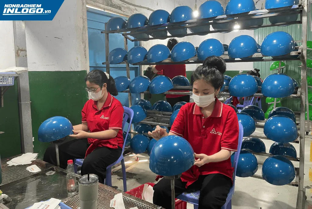 Sản xuất nón bảo hiểm in logo khu công nghiệp Tây Ninh theo yêu cầu tại xưởng
