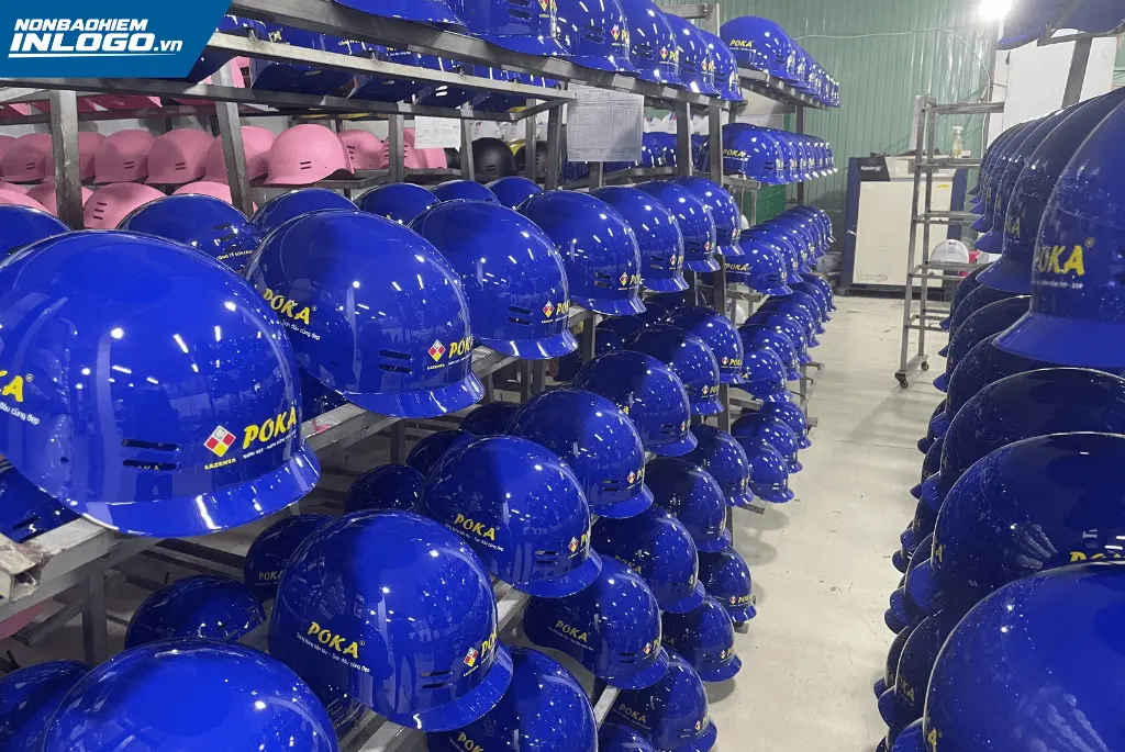 Mẫu nón cá heo 6 lỗ in logo nhà máy rất phổ biến hiện nay