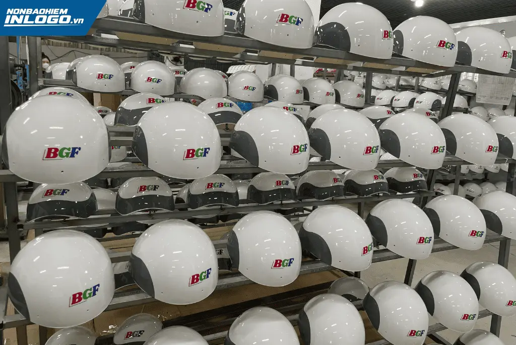 Nón bảo hiểm in logo nhà máy quà tặng từ công ty BGF