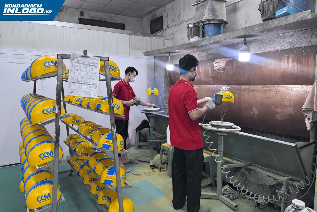 Xưởng nón bảo hiểm in logo Nghệ An chuyên nghiệp cho công ty