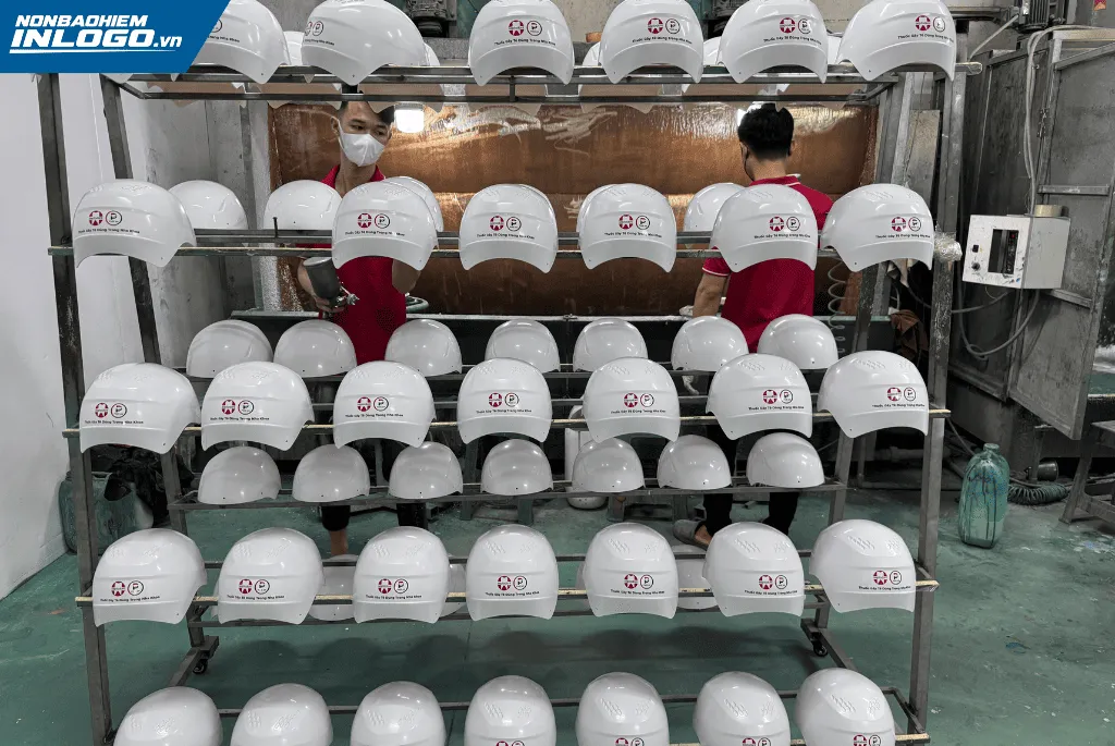 Mẫu mũ bảo hiểm Lào Cai in thương hiệu doanh nghiệp